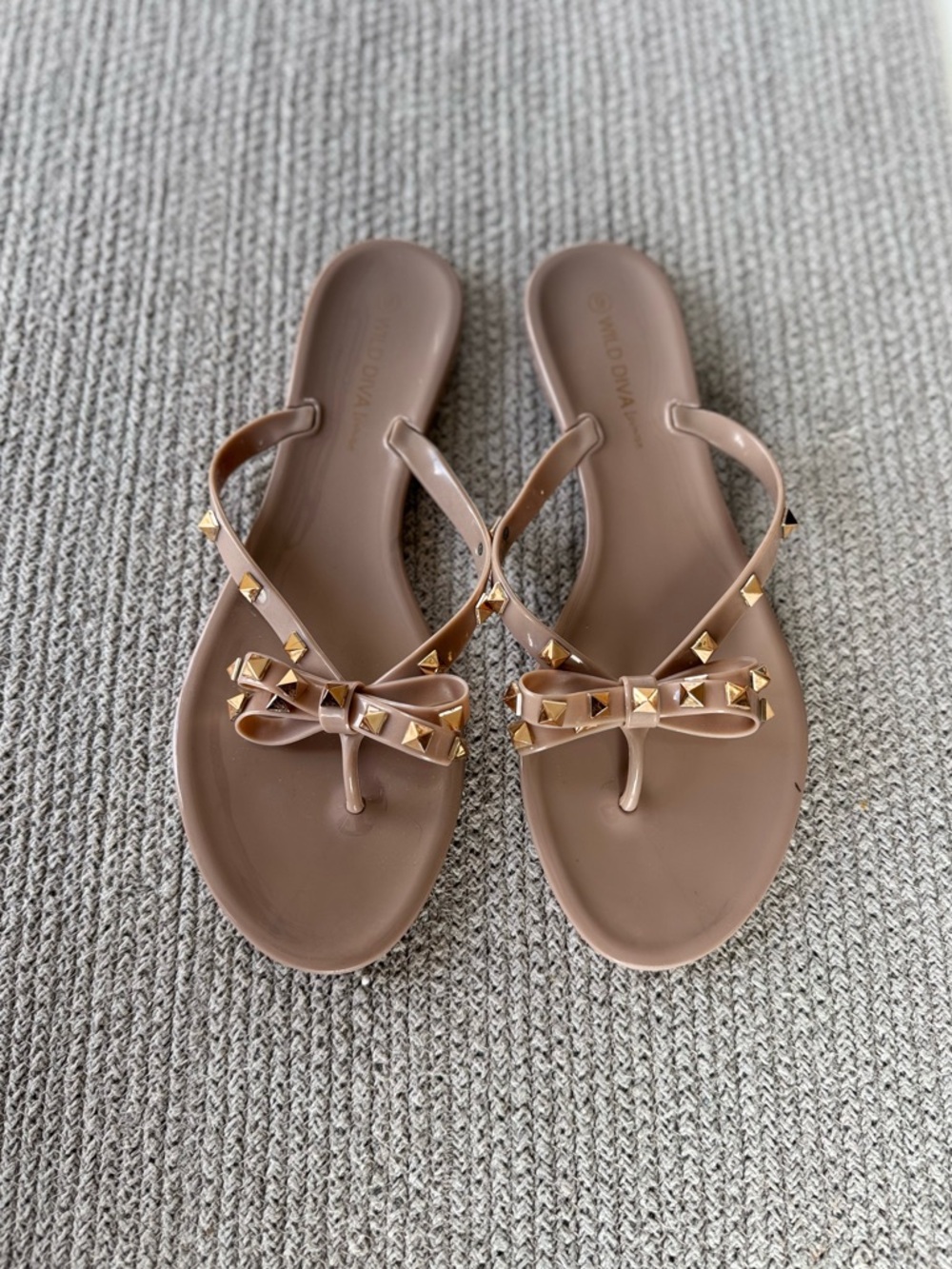 Wild Diva Pink Mauve Gold Studded Bow Jelly Flip Flop Thong Sandals Size 9